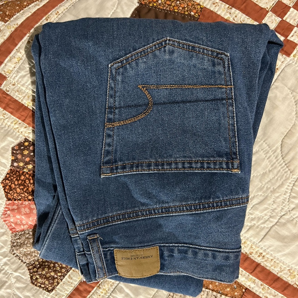 American Eagle Outfitters Mom Jeans